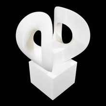 Onera - Dreamlike Modern Abstract Loop Sculpture